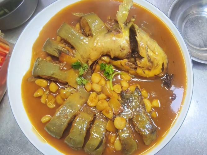大蒜烧鲶鱼