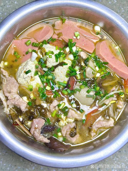 酸菜豆花汤