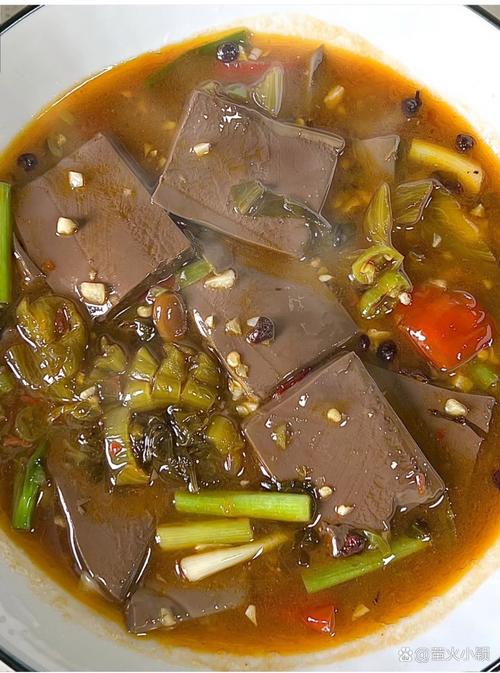 酸菜鸭血汤