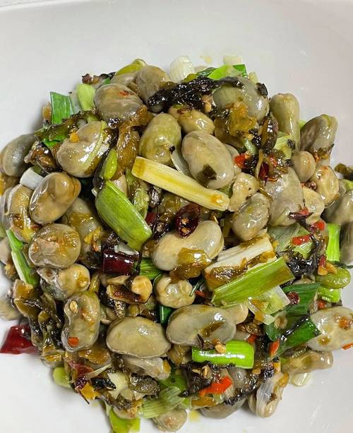 酸菜炒蚕豆