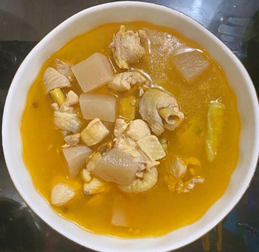 萝卜炖鸡汤